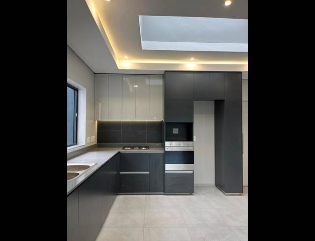 2 BEDROOM APARTMENT FOR SALE IN MENLO PARK